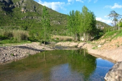 Refrescante aspecto del rio Chico en Ayódar bajo la sierra de Espadán