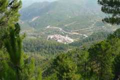 El pueblo de Ayodar desde las montañas